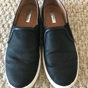 Halogen black slip on’s